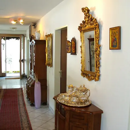 Bed & Breakfast Rheingold Garni 3*
